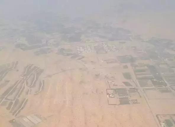 迪拜捡垃圾致富是真的吗,迪拜捡垃圾月入百万