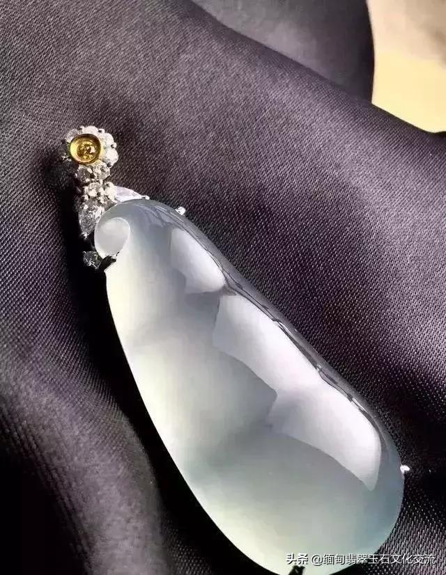 翡翠最简单的保养方法是用水泡吗,翡翠保养方法分享如何保养翡翠