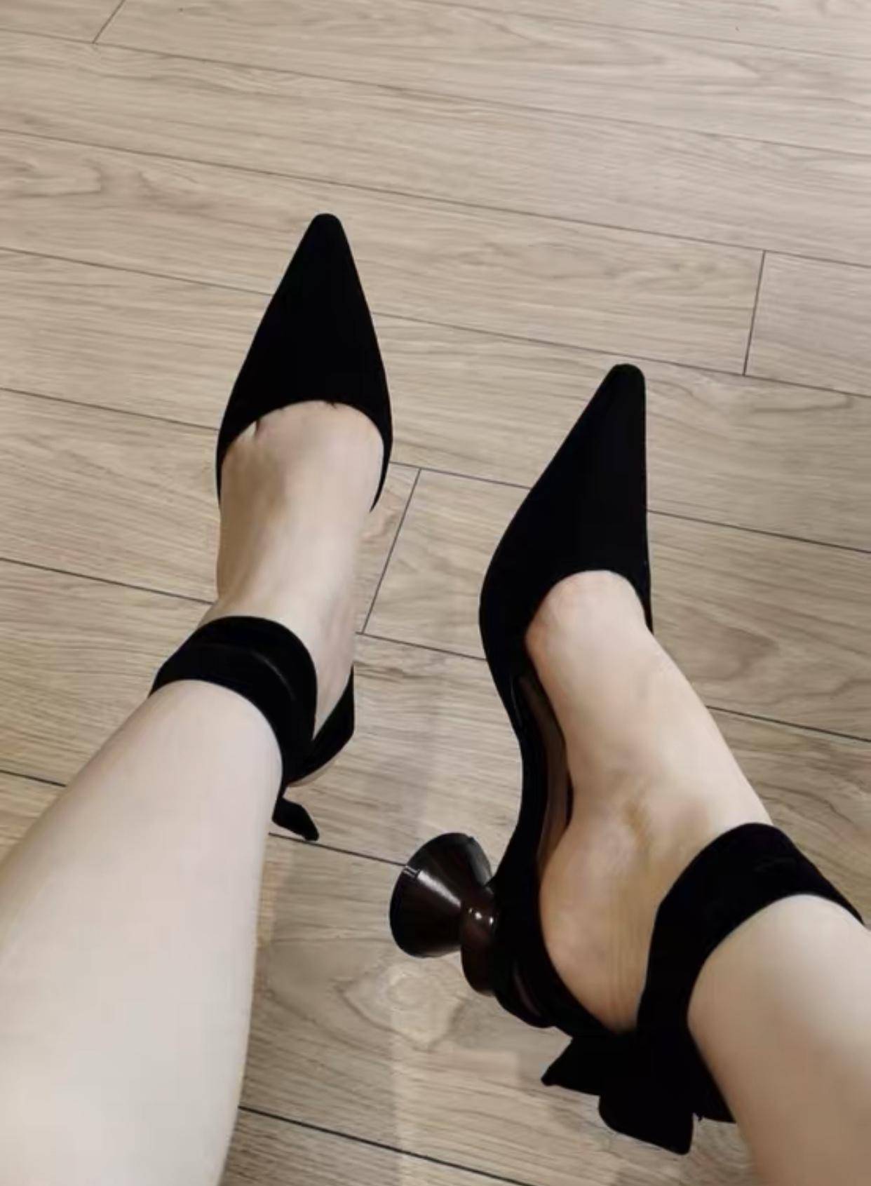 一字带扣蝴蝶结凉鞋,一字带凉鞋怎么穿更好看