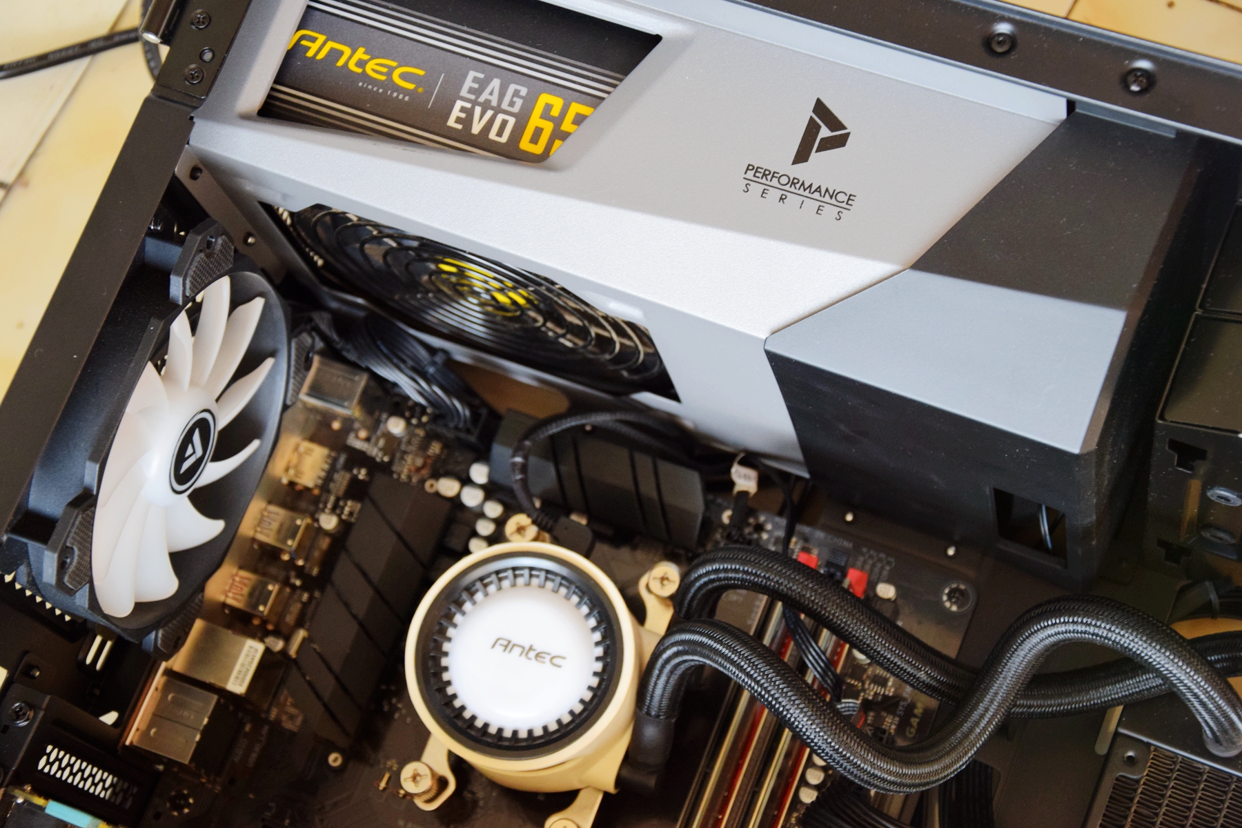 铠侠nvmem.2固态硬盘推荐,镁光2200固态对比铠侠rd10