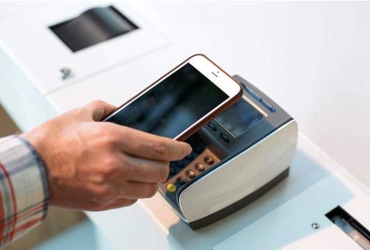 乔布斯从口袋里掏出手机那一刻,原来乔布斯最重要的就藏在手机里