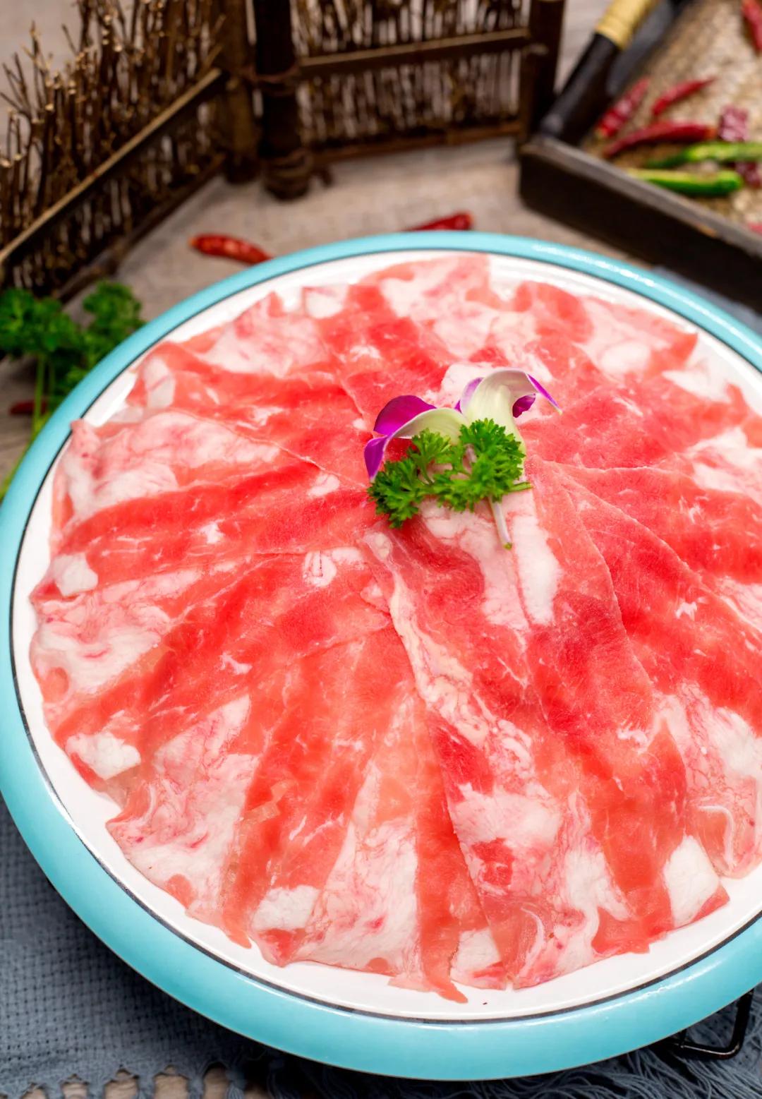 成都前十名好吃的牛排火锅,地道的牛排火锅吃起来贼过瘾