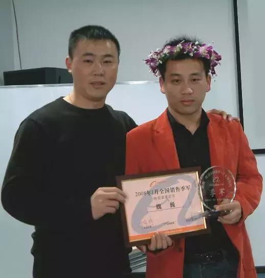 曾和马云打赌跳西湖，从一无所有到年薪百万，高中学历的他，是如何逆袭的？