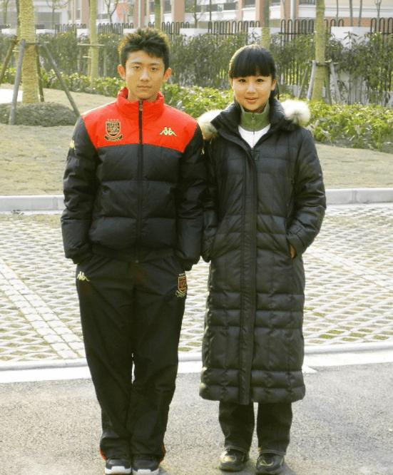 张一山开车完整视频,张一山开跑车视频