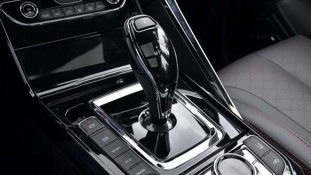 外观大气时尚的海马8S,座椅舒适,内饰精致,值得你拥有