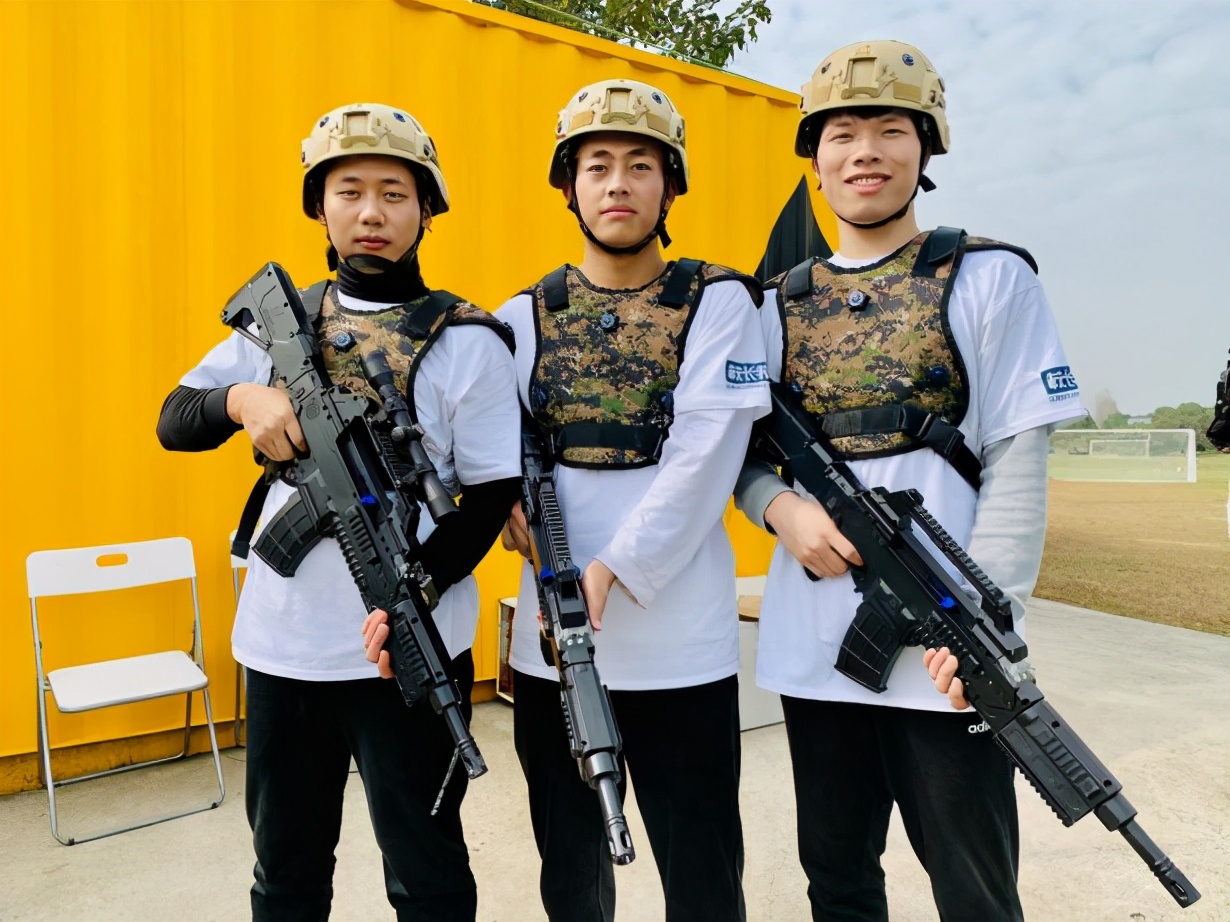 凝心聚力你我同行----记校长邦游美上海营地团建活动