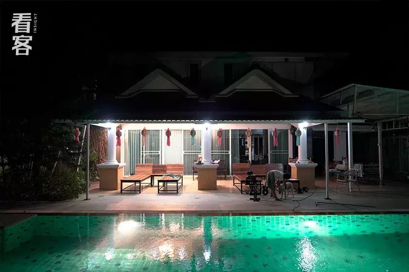 为了娃上学搬到城里,为了孩子全家去泰国读书