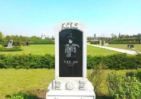 末代皇后死狱中,末代皇后被扔臭水沟后续