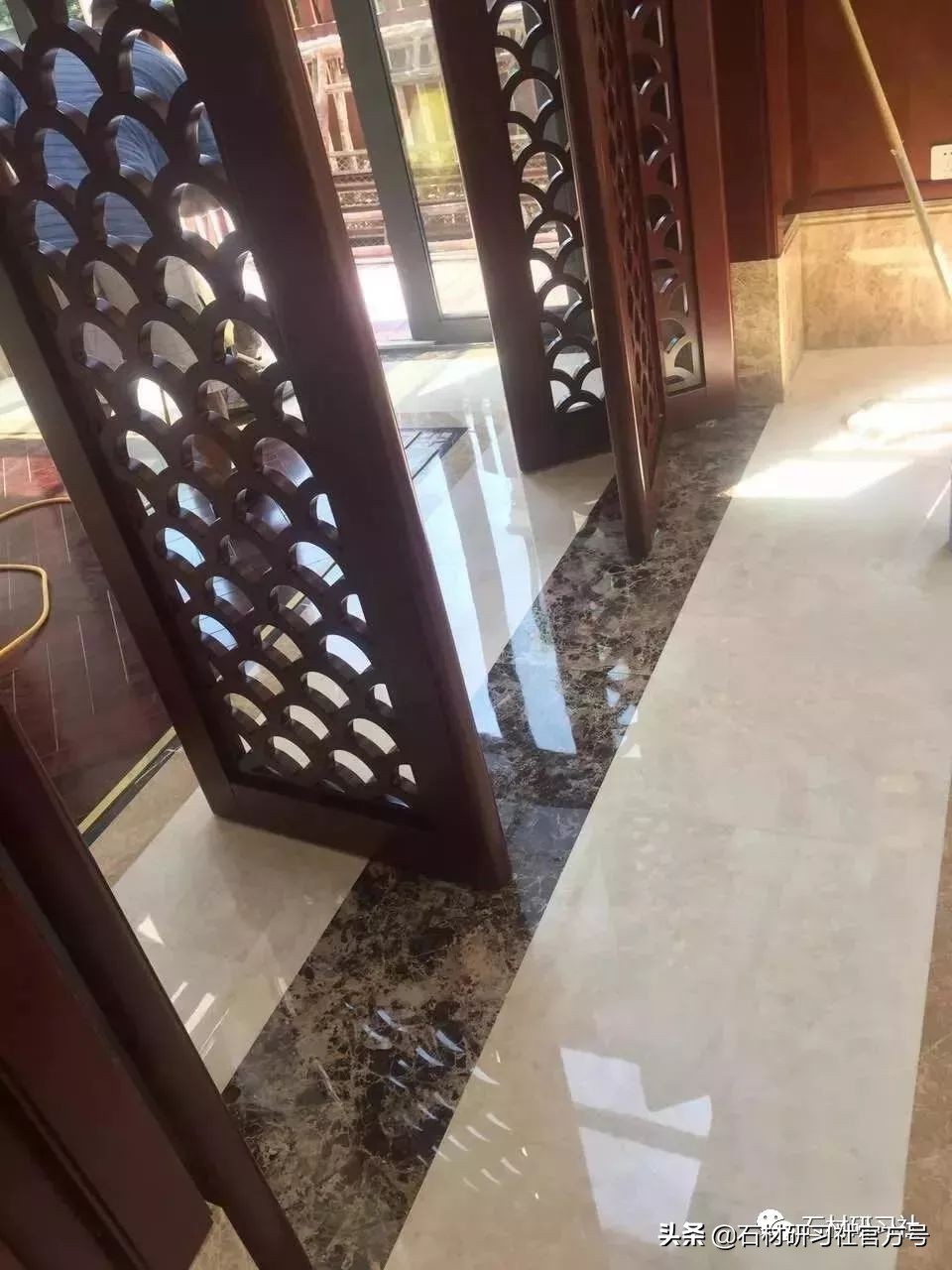 装修玻璃破碎的原因,装修碎砖怎么处理