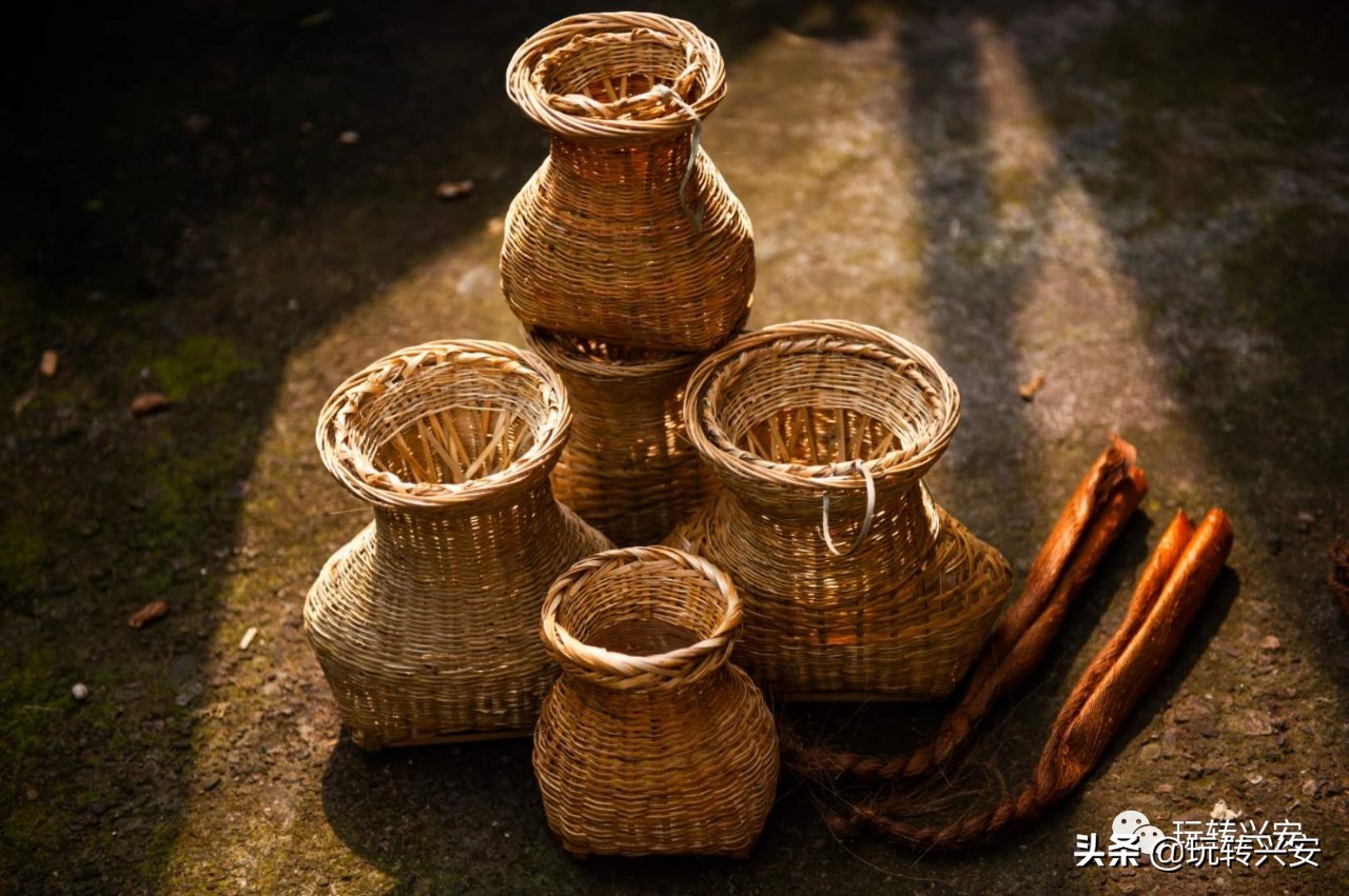 编织老匠人,73岁老人编织手艺