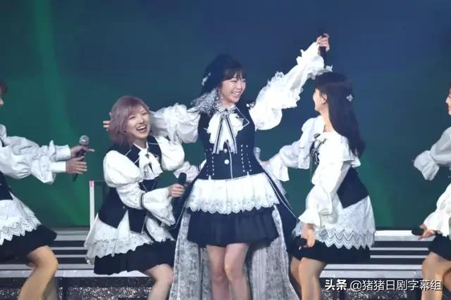 毕业后“想牵手约会”坦白叛逆期曾反抗秋元康