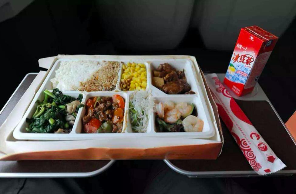高铁为什么没有15元的盒饭,高铁上盒饭多少钱一份最低标准