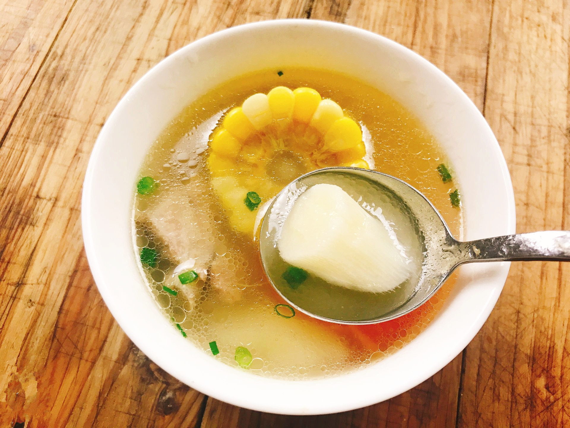 排骨汤最简单的做法,排骨汤怎么煮软烂入味适合老人吃