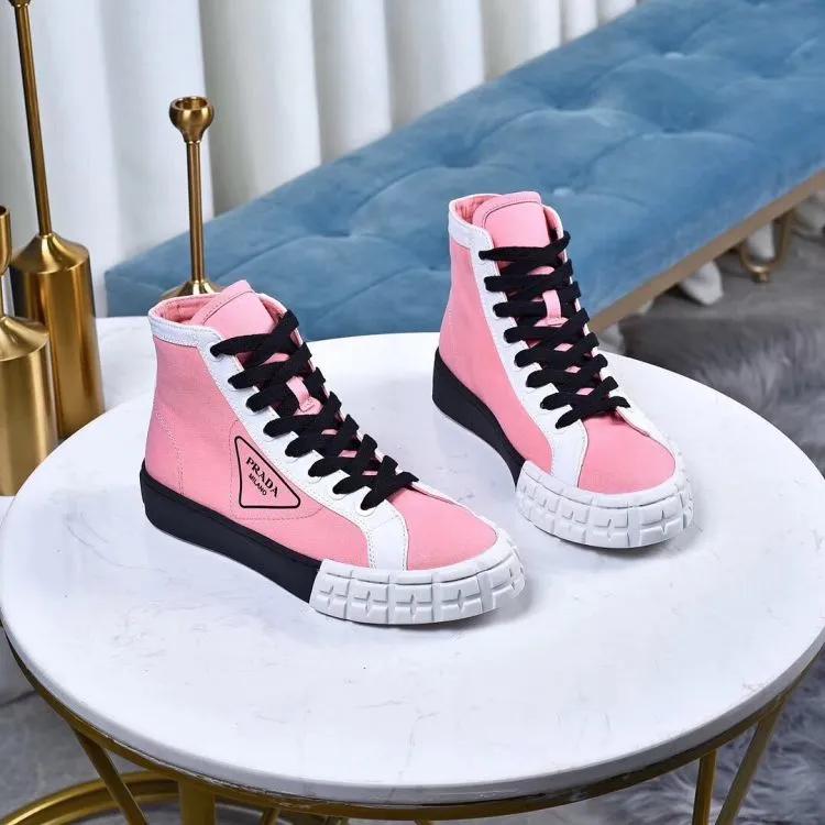 今年流行帆布鞋底子,今年特别流行的一款帆布鞋