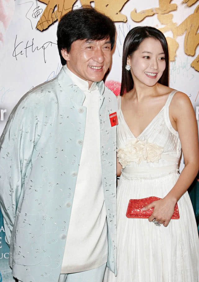 金喜善面部变化,金喜善鼻子照片