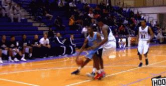 转身炸球过人既有节奏又有气势,这是我见过最快的转身过人