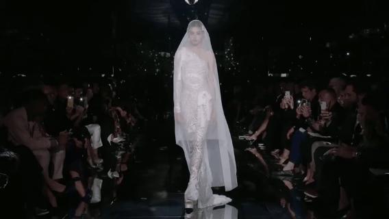 纽约秀场michaelkors,纽约时装周走秀视频女子
