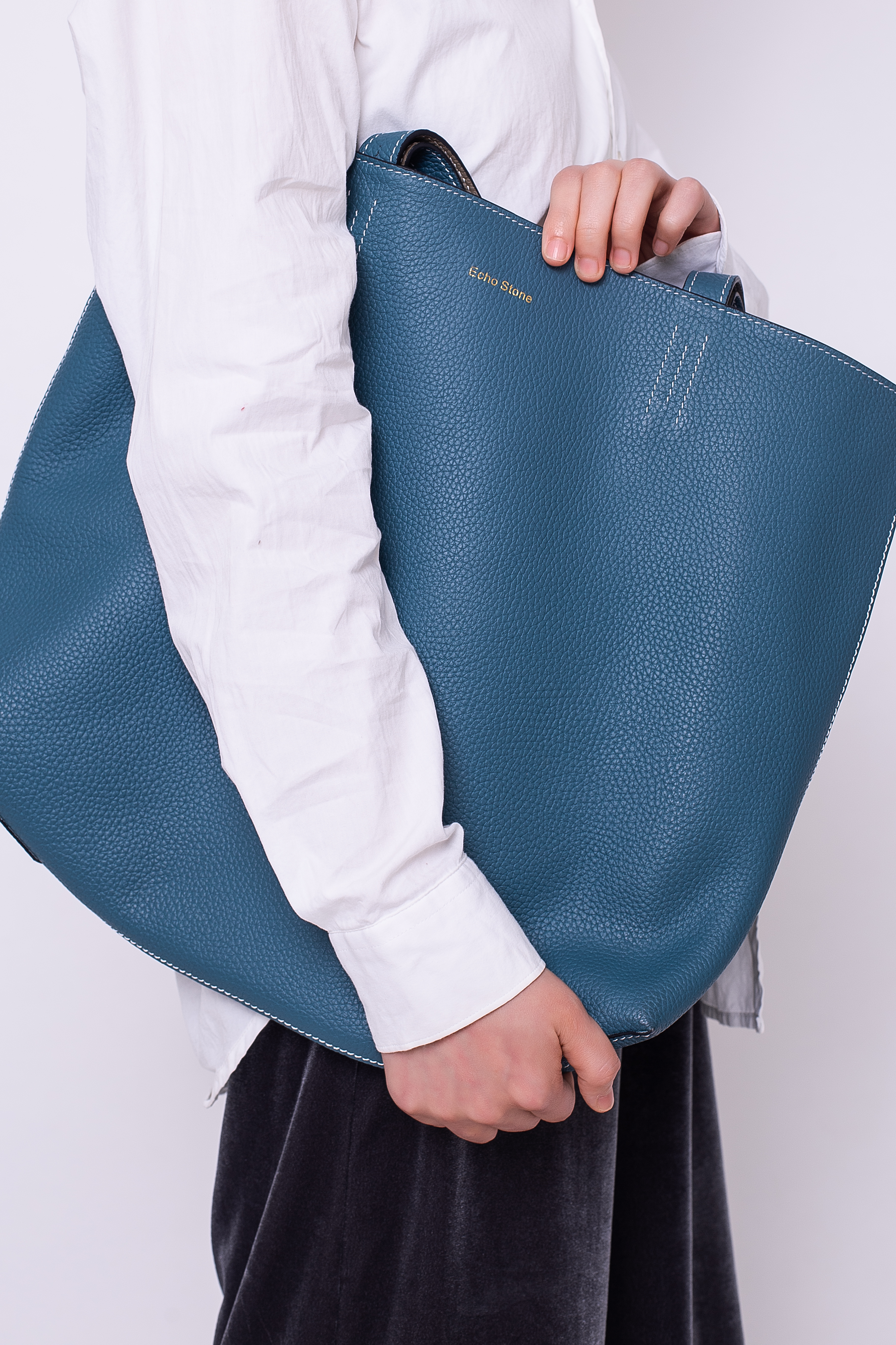 日常通勤包包必备的一款,适合日常通勤的包包推荐