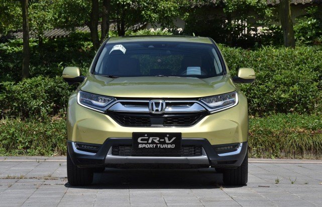 路上偶遇crv,14年本田crv2.0高配值多少钱二手