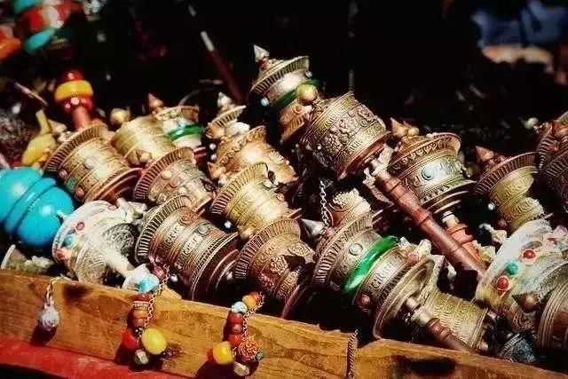 在*藏西**随处可见的符号究竟有什么意思？