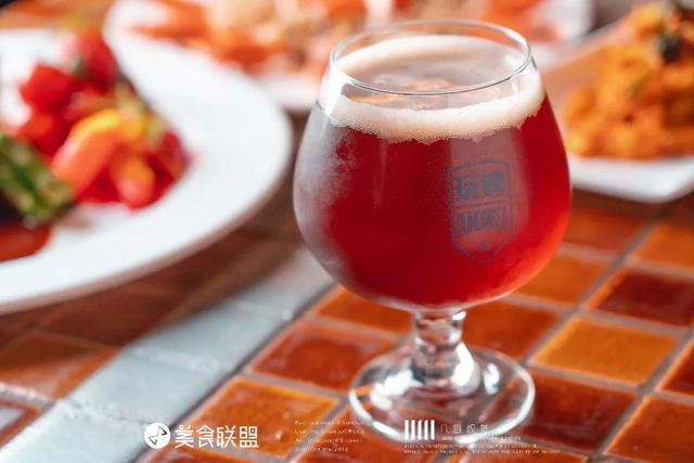 昆明这家开在76年前电影院的餐吧，手工披萨被写进国外旅游攻略