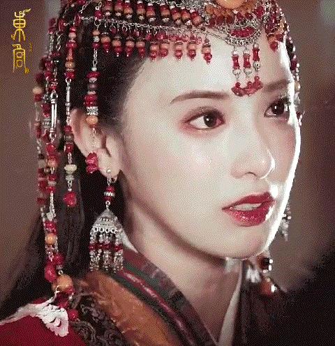 知名主播转行,29岁凭一部电视剧走红,她的成功靠的是什么?