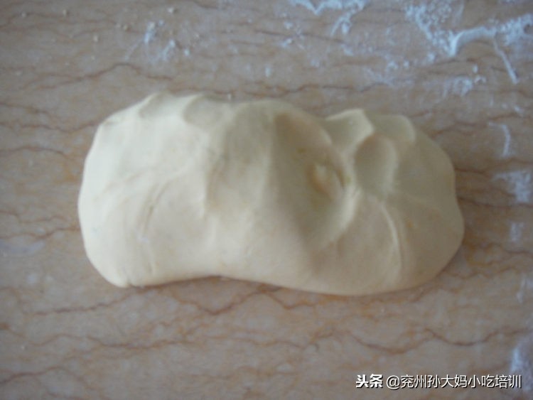 自家炸油条面的做法,家庭自制老面发面油条的做法