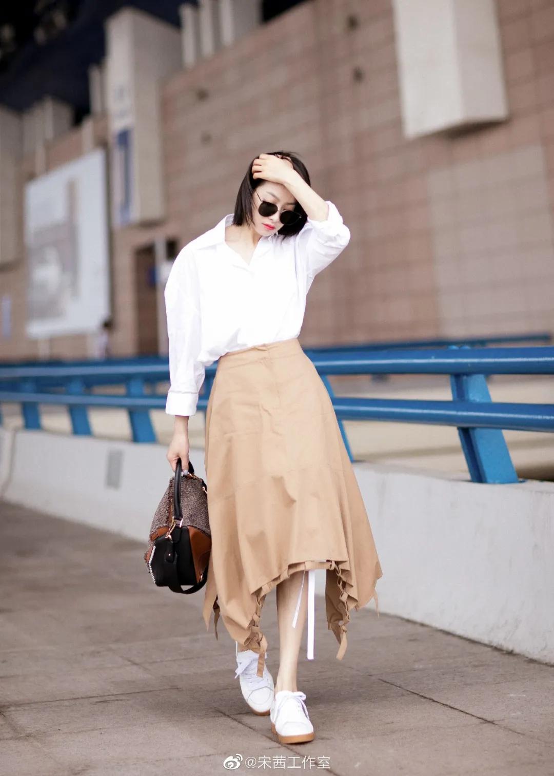 周雨彤的穿搭白衬衫,周雨彤刘雯钟楚曦