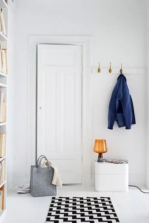 木门受潮墙面发霉怎么处理,卫生间木门受潮腐烂生小黑虫