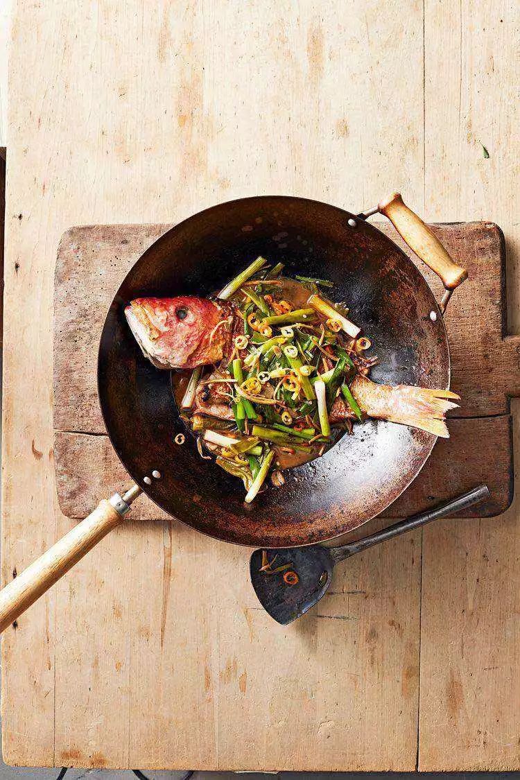 锅糊了炒菜油烟大吗,无油烟锅炒菜不好吃怎么办