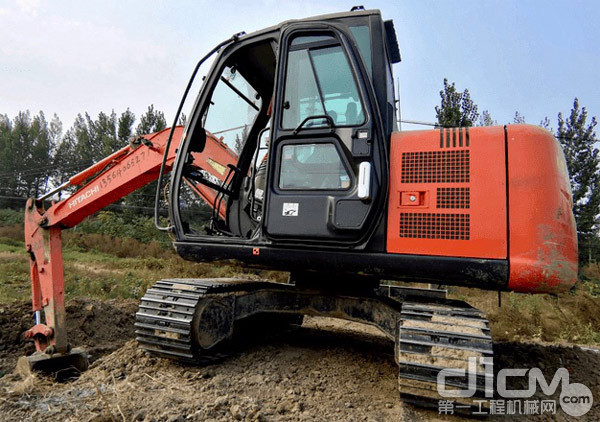 「BOSS团修车」日立ZAX60-5下大臂卡顿？可能是这里出了问题