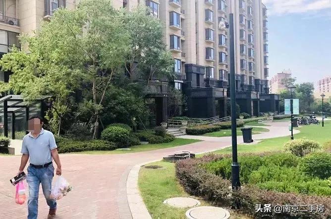 挂牌价高、成交量少!利好提前透支,中介直言:业主太飘了...