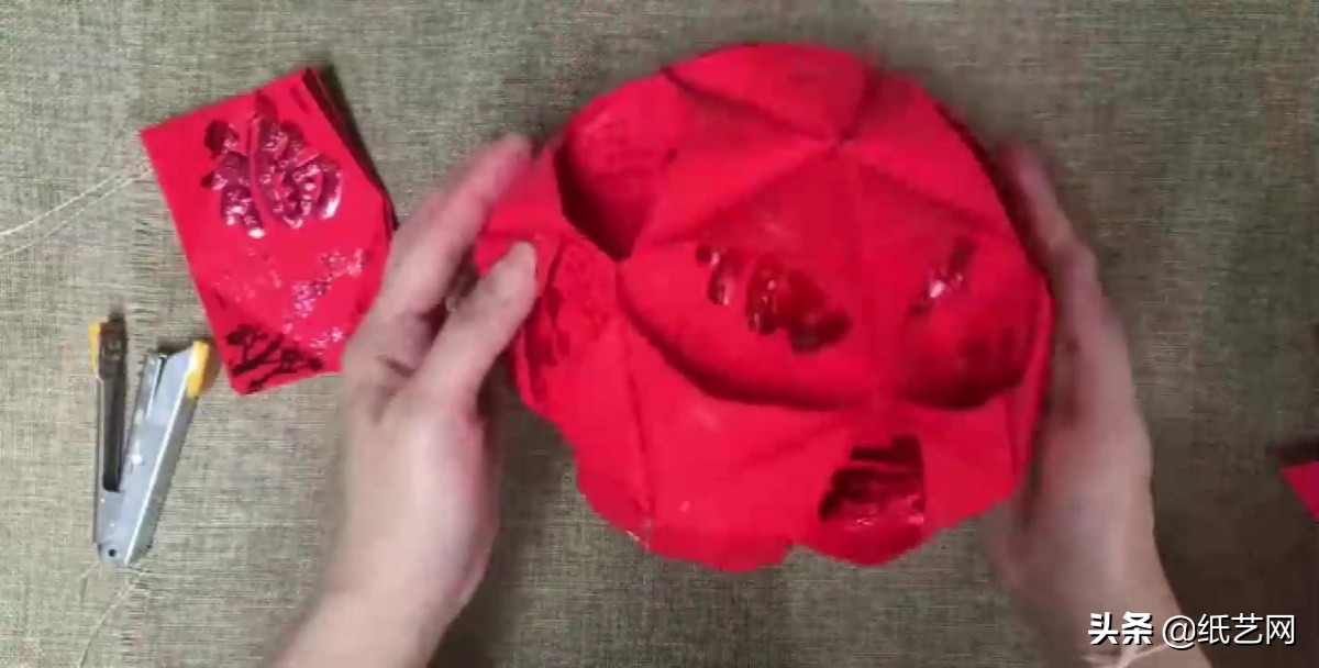 用红包制作春节灯笼简单又好看,怎么用红包做一个新年灯笼