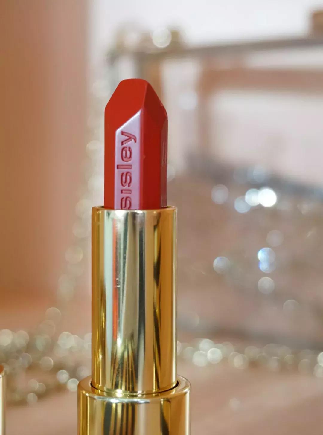 李佳琦同款就一定适合你？试了这16支口红后我们发现…