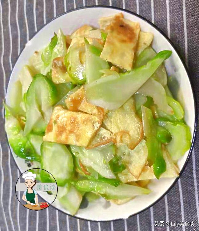 夏天遇到这菜必买,鹅蛋和什么一块炒好吃