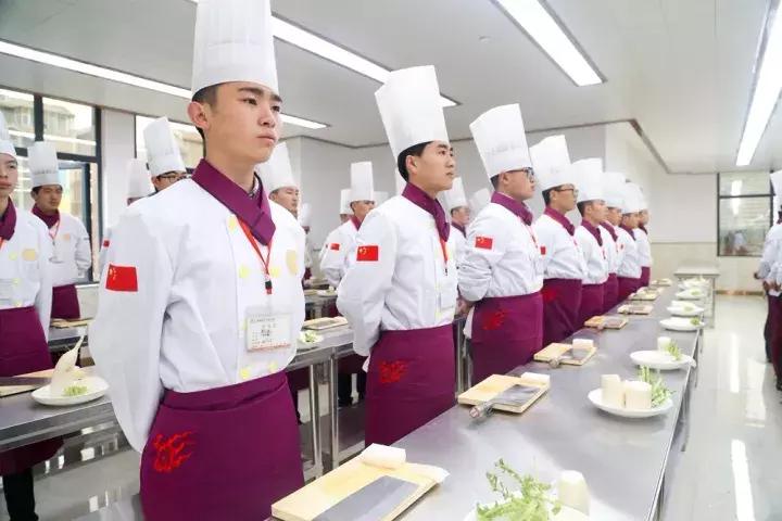 职业教育和高中怎么选,职业教育的出路和前景