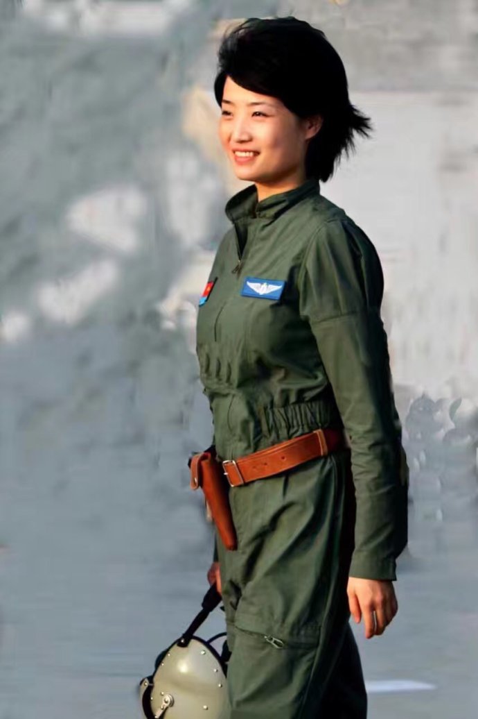 飞行训练时突发事故余旭跳伞失败,飞行员余旭跳伞了为什么没有成功