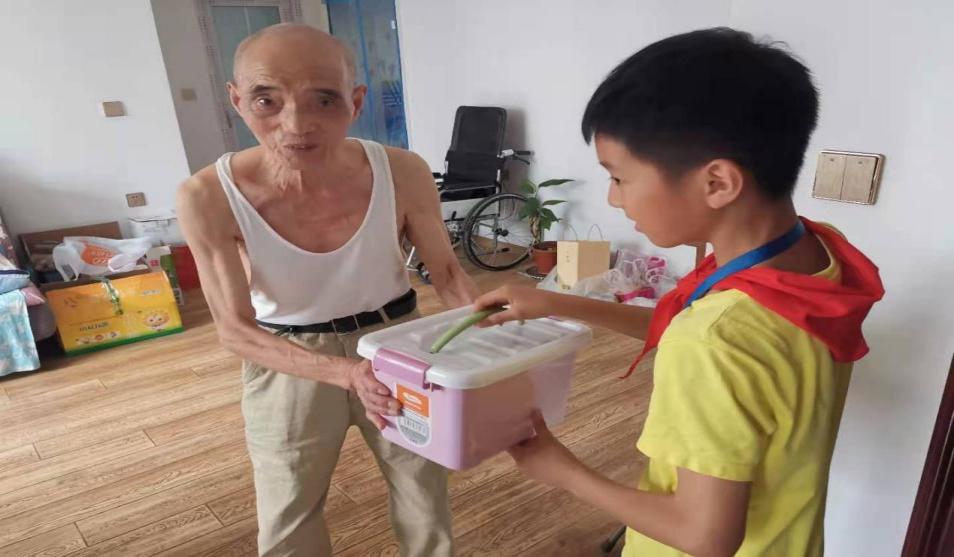 尊老爱幼传扬中华美德,尊老爱幼树新风