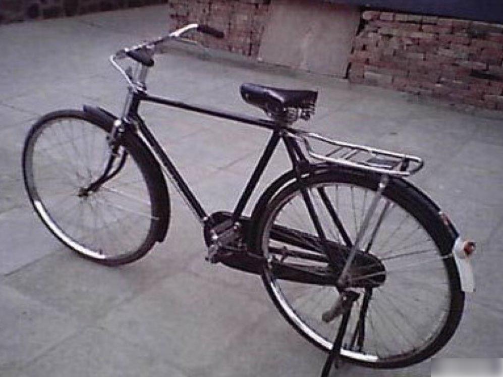 大爷改装无人驾驶自行车,老爷爷爆改自行车