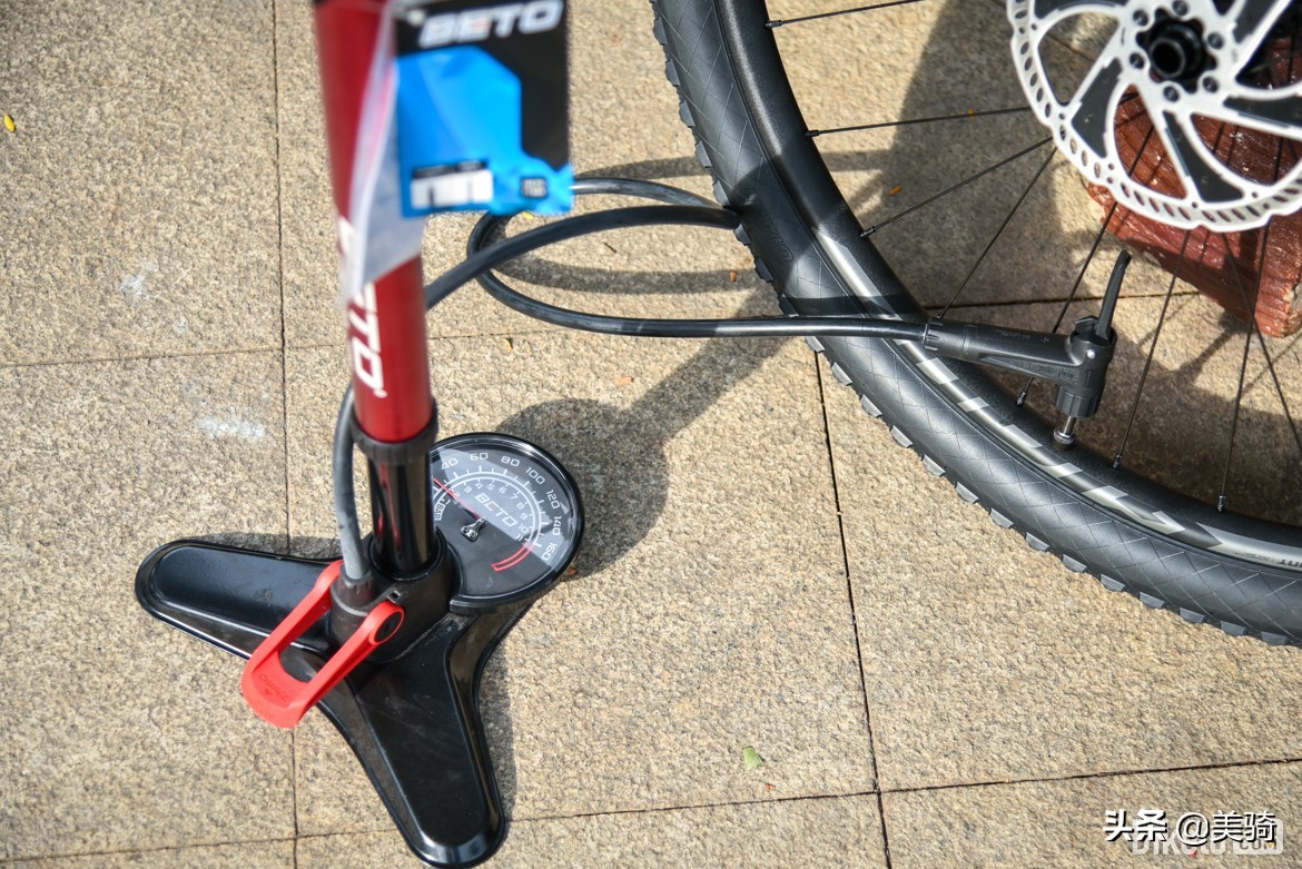 真空胎打气筒打气,真空胎专用打气筒价格