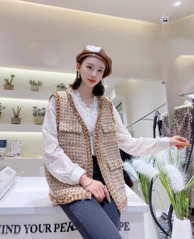 马甲怎么穿搭才好看,马甲怎么穿才好看