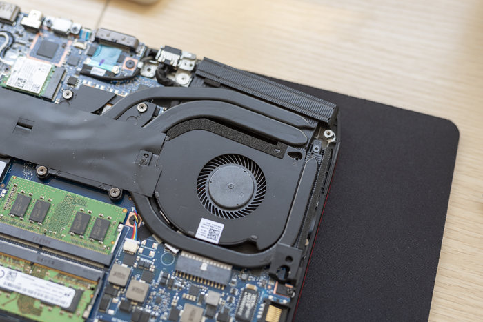 外星人alienwarem15拆解,alienwarem15星云红升级