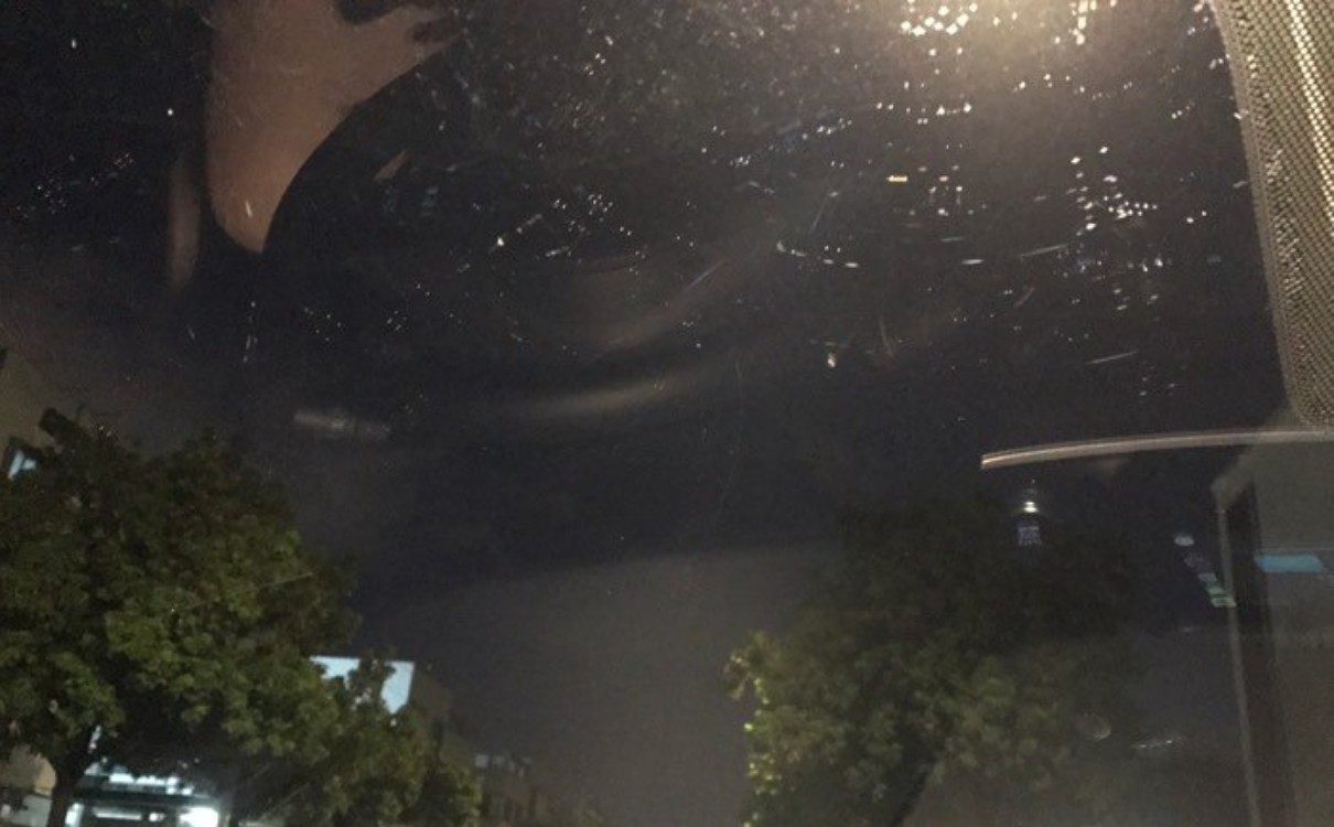 汽车挡风玻璃轻微划痕修复小窍门,汽车挡风玻璃划痕修复小方法