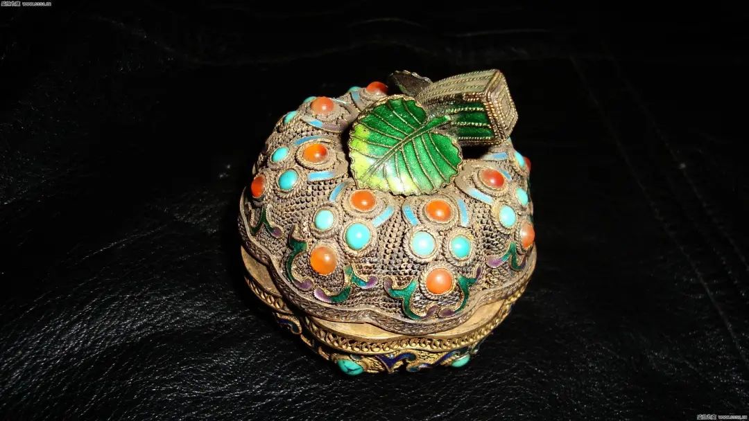 珐琅琉璃有什么区别,看看清代各种老琉璃珠是什么样的