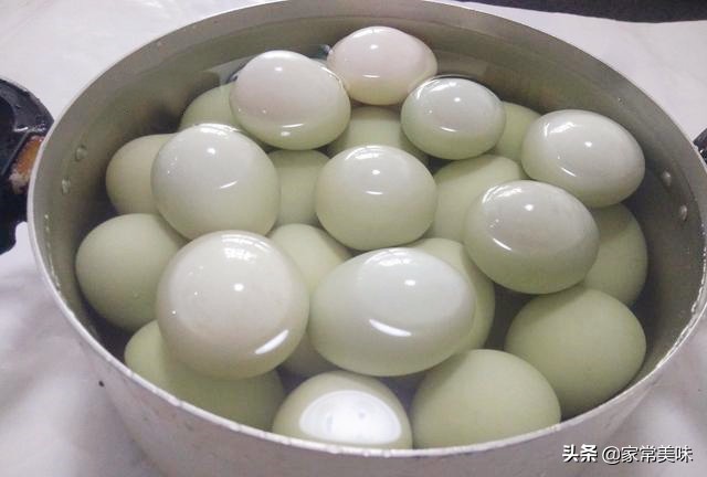 咸鸭蛋腌制方法流油咸度适中,腌咸鸭蛋方法一看就会
