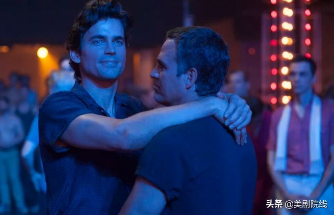 第一次被男生搂肩,第一次被男生拉手搂腰什么感觉