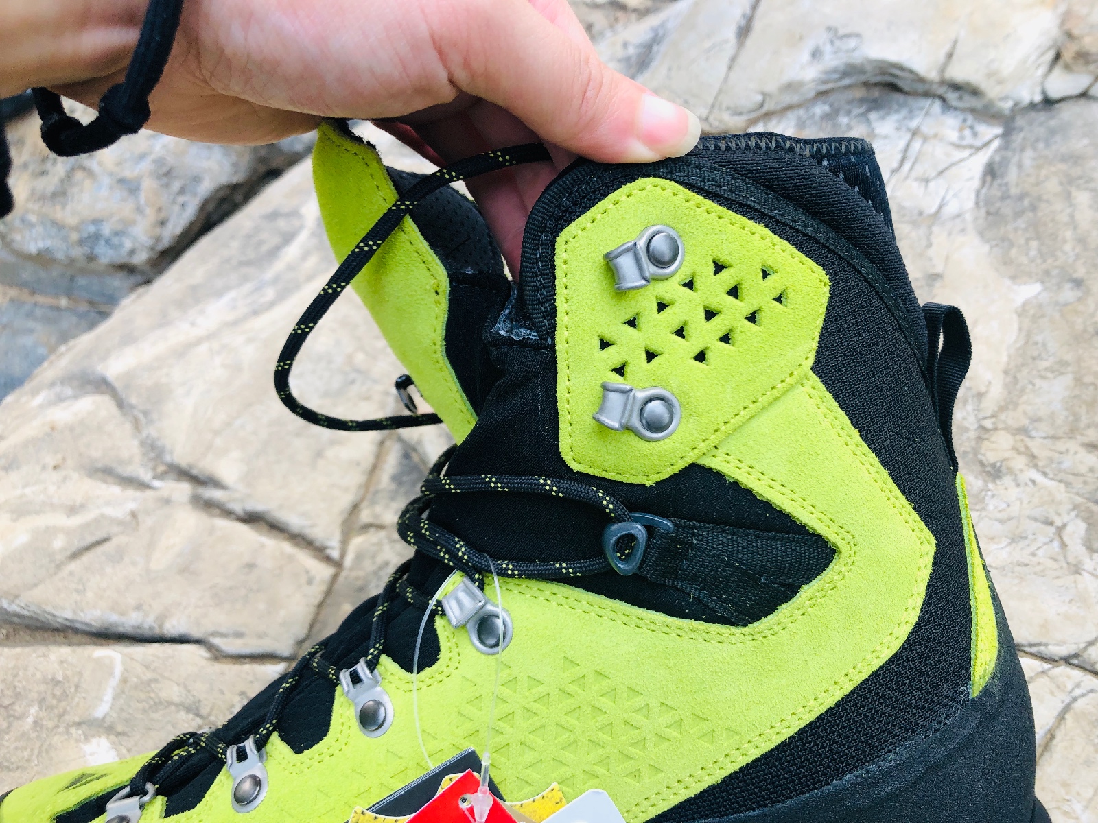 高帮登山鞋的缺点,lowa高帮登山鞋测评