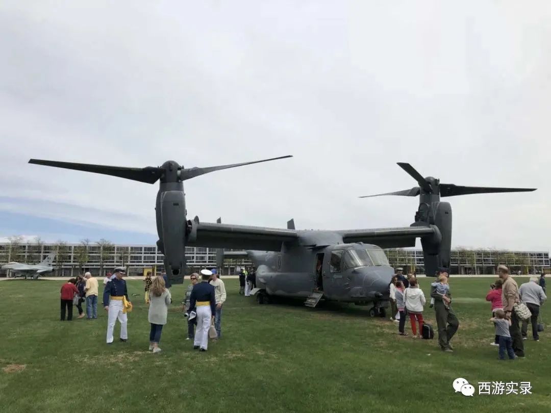 美国人给我准备了进门饺子上路面