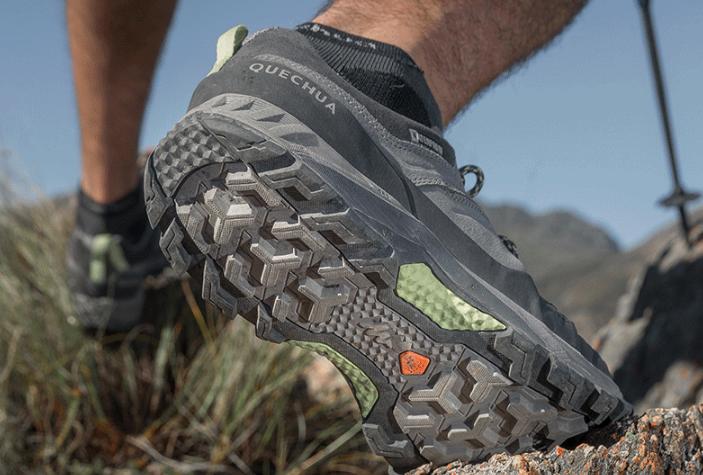 旅游登山必备的装备有哪些,户外徒步登山带什么