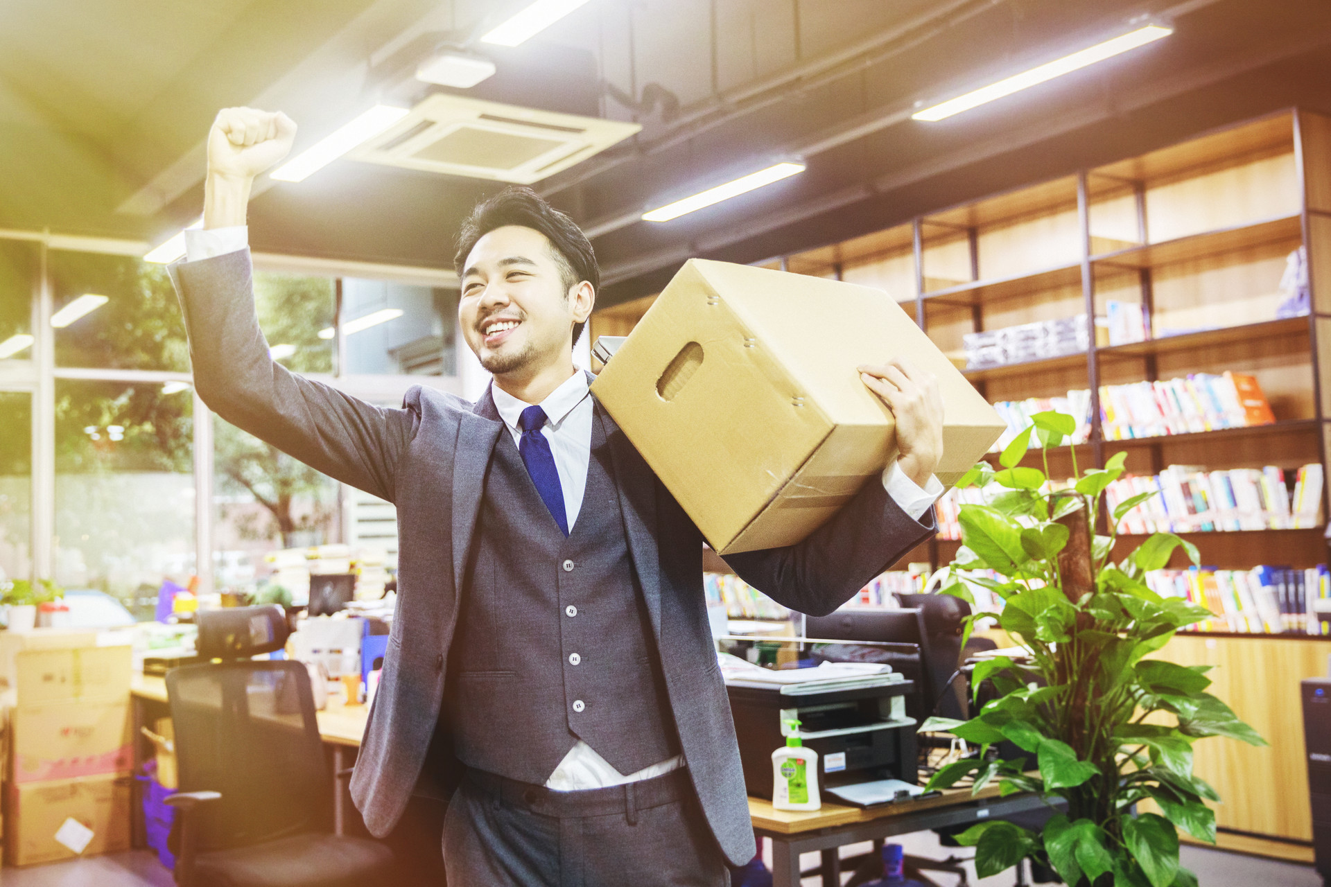 领导挤兑员工离职应对,怎么把领导挤兑走